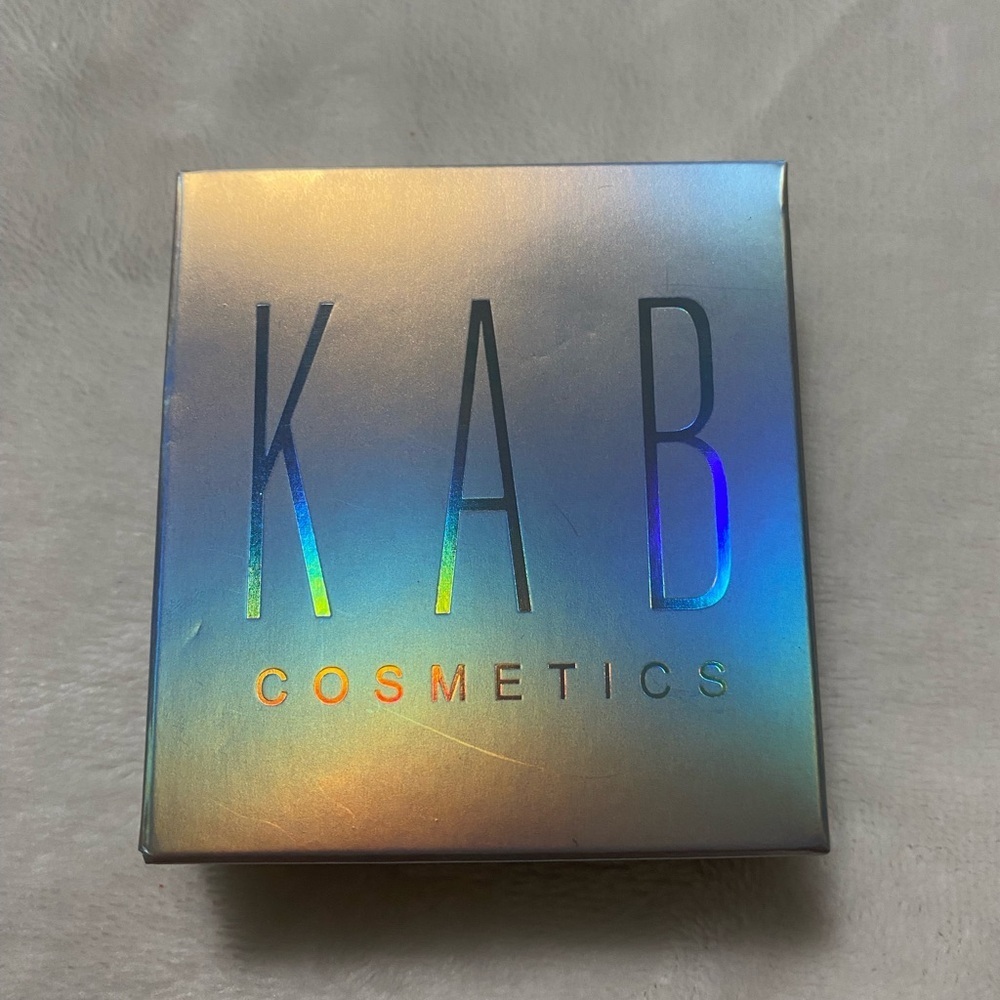 KAB Cosmetics Pressed Glow Powder in French Kiss - Picture 2 of 5